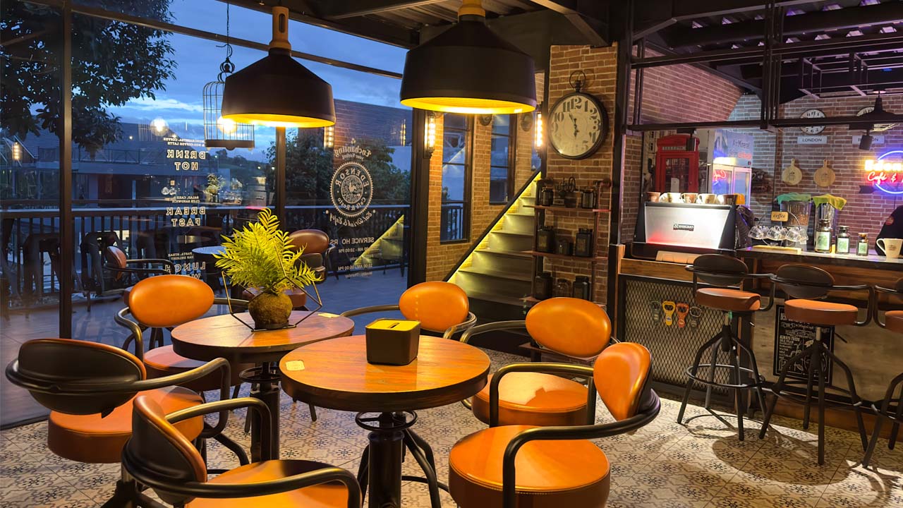 Living Room - The Mansion House 6