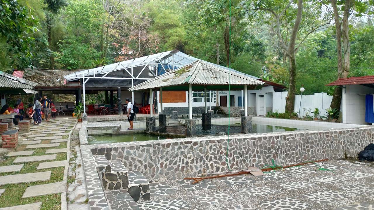 Pemandian Air Panas Gunung Pancar