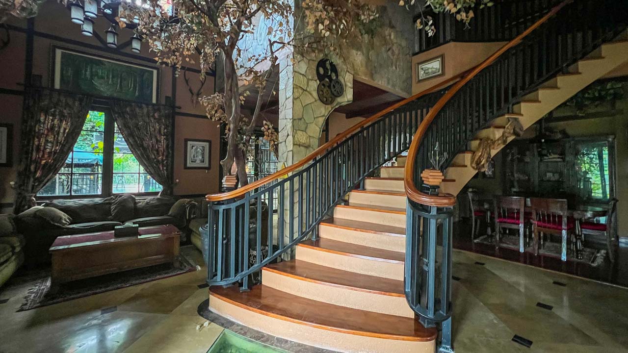 Living Room - The Mansion House 5