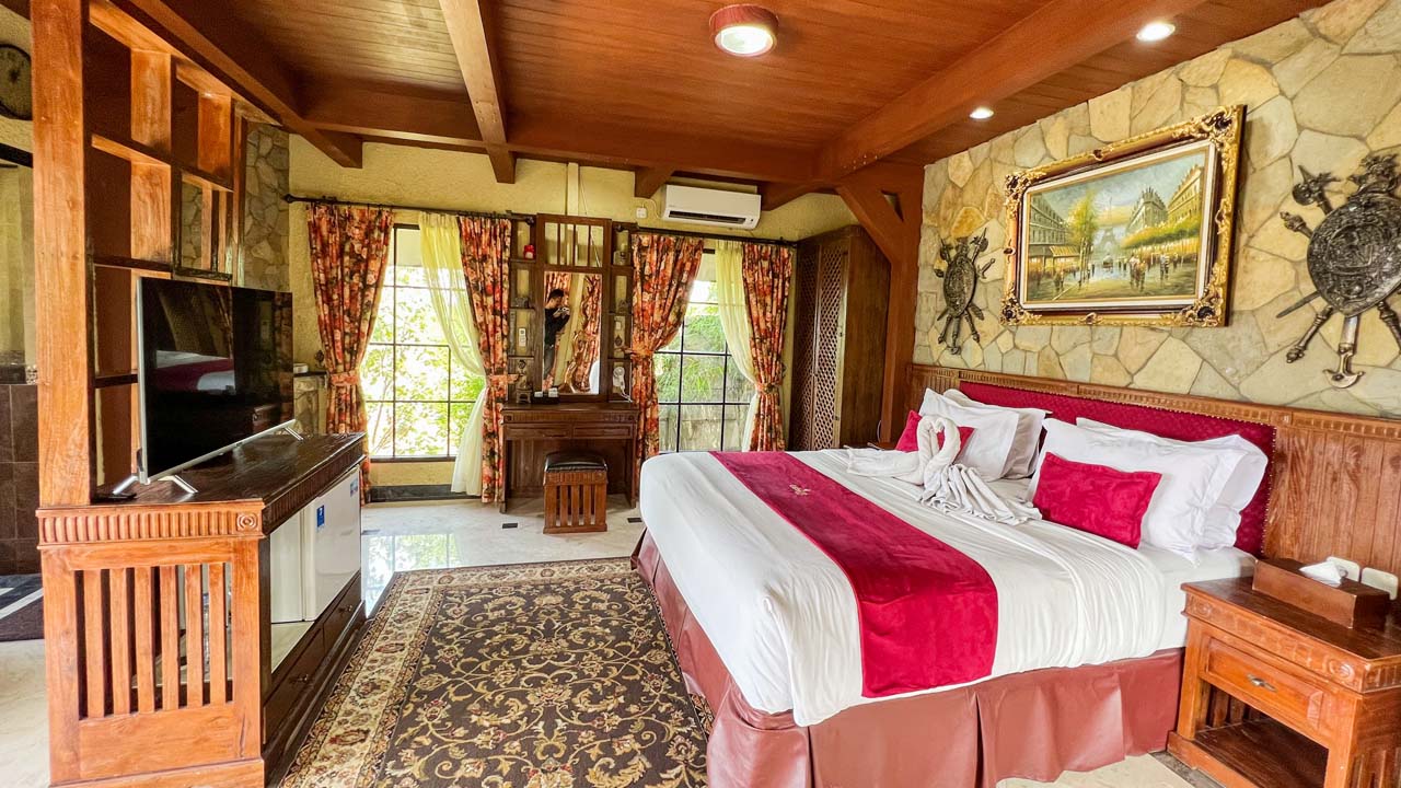 Tangga di Living Room - The Mansion House