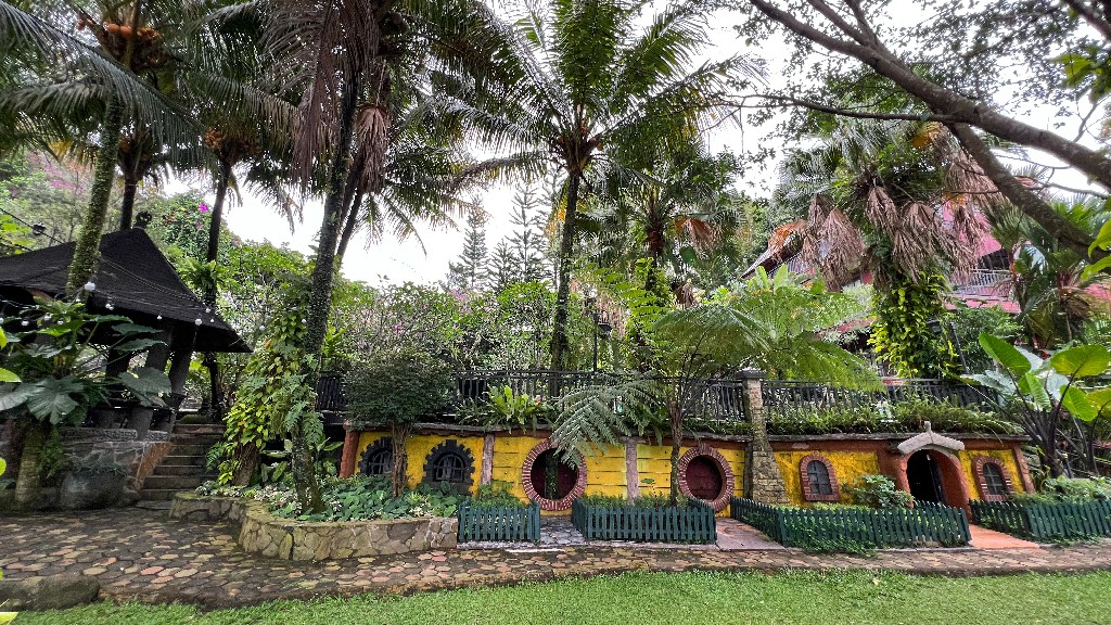 Living Room - The Mansion House 6