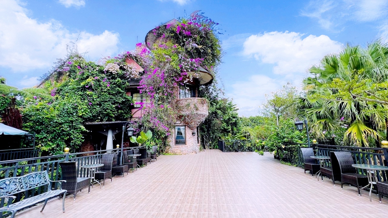 Living Room - The Mansion House 3