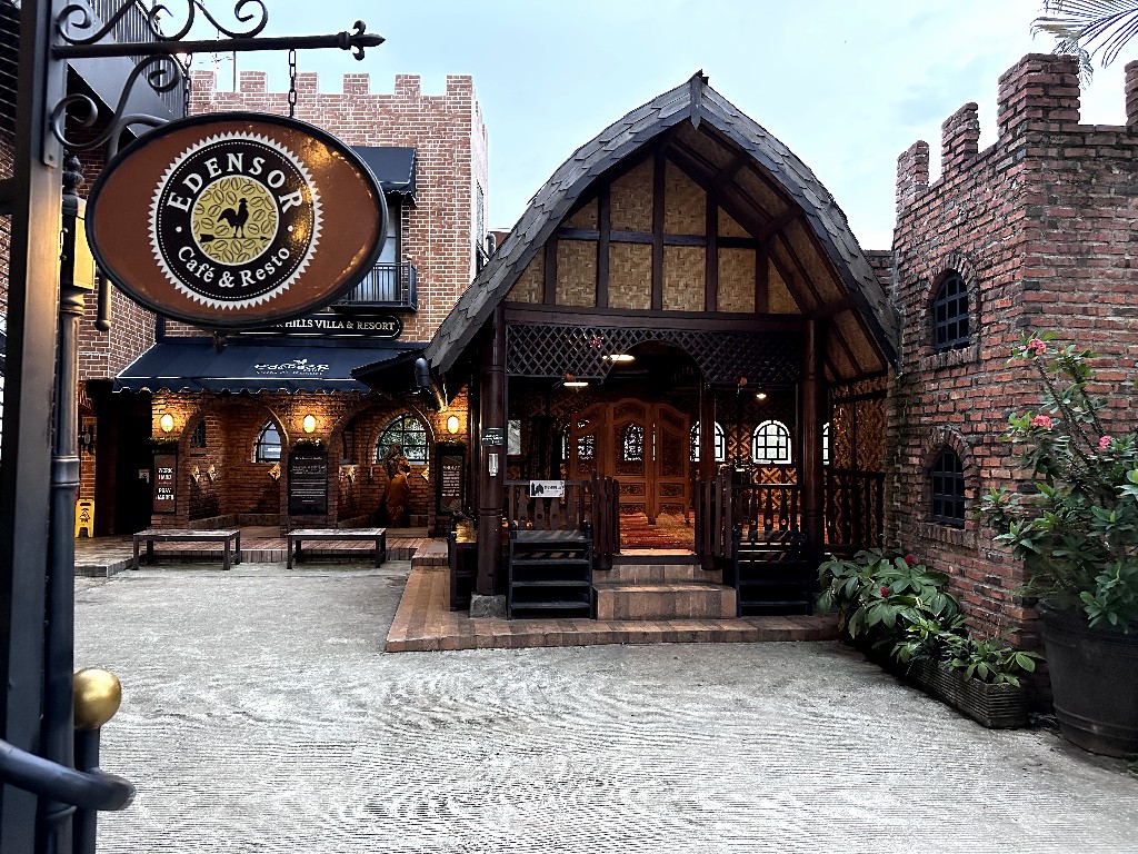 Living Room - The Mansion House 5