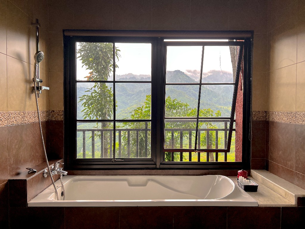 Tangga di Living Room - The Mansion House