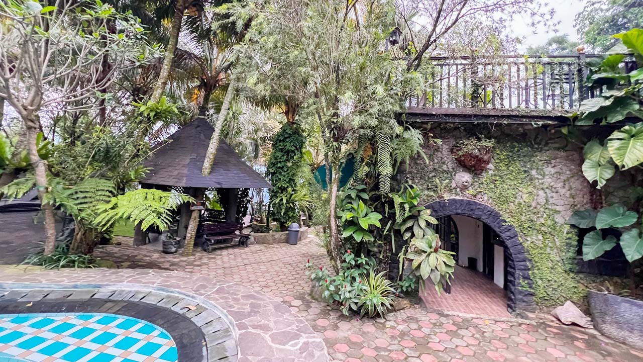 Living Room - The Mansion House 3