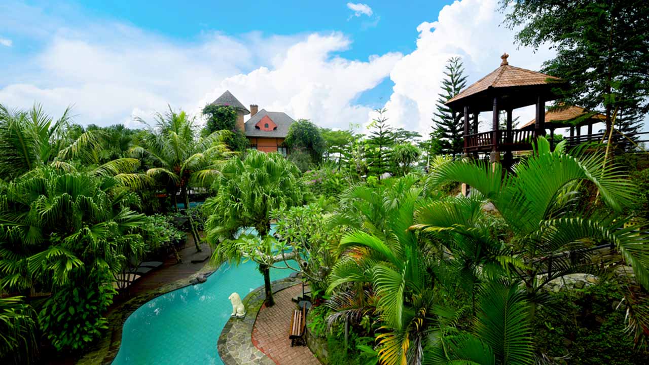 Tangga di Living Room - The Mansion House